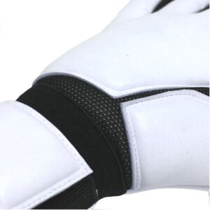 Wembley Goalkeeper Glove.b